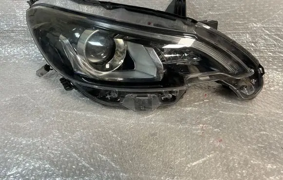 Peugeot 108 Headlight/headlamp