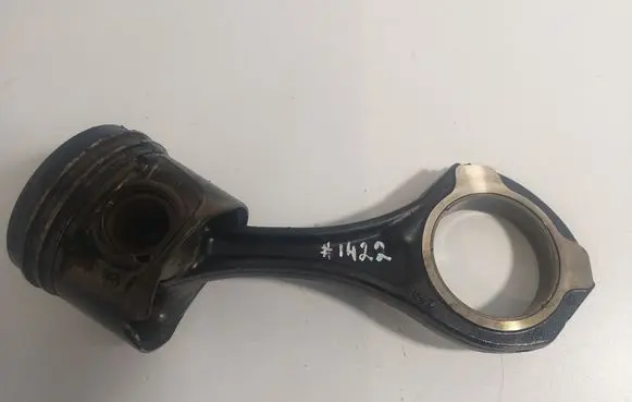 Mercedes-Benz C W204 Piston with connecting rod 642