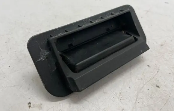 Mercedes-Benz E W212 Tailgate opening switch 