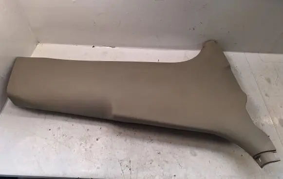 Toyota Avensis T270 (B) pillar trim (bottom) 6241305040E1 6241305040
