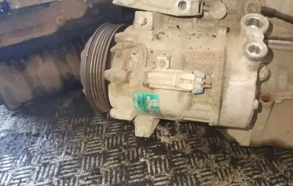 Opel Signum Air conditioning (A/C) compressor (pump) 13208187