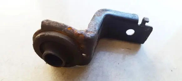 Toyota RAV 4 (XA30) Radiator mount bracket