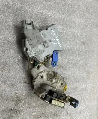 Nissan Terrano Coupe door lock (next to the handle) 1831