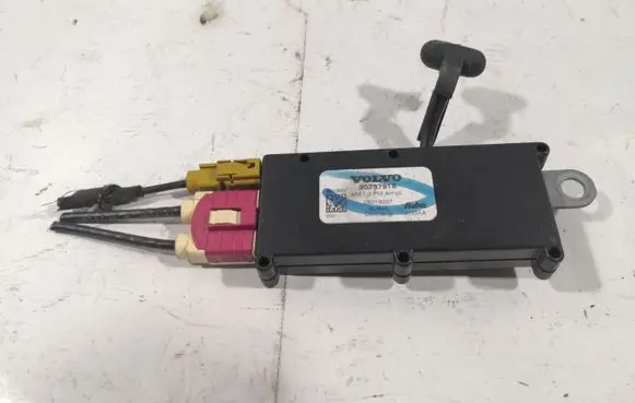 Volvo V50 Antenna control unit 30737918 28019207