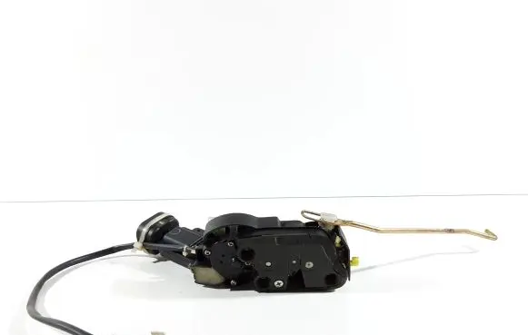 Suzuki Grand Vitara I Front door lock