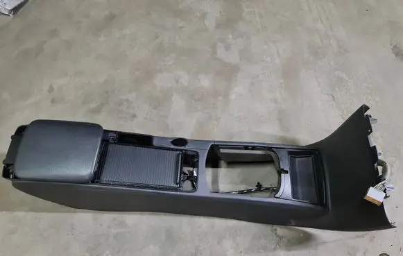 Volvo C30 Center console