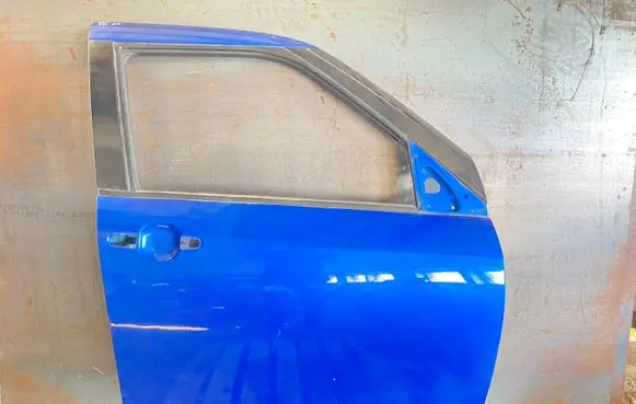 Suzuki Swift I Front door
