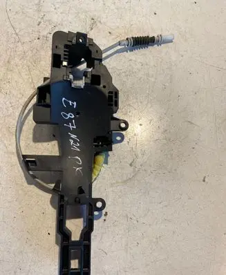BMW 1 E81 E87 Front door exterior handle/bracket 