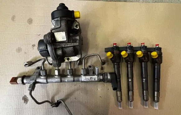 Audi A4 S4 B8 8K Fuel injection (other) 03L130277J 0445110369 0445010529