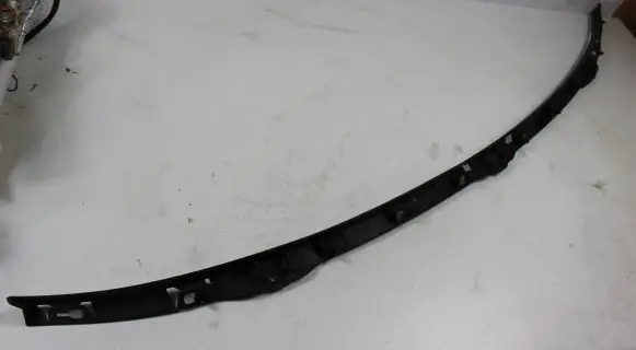 Mercedes-Benz GLE W167 Windshield trim A1678691200