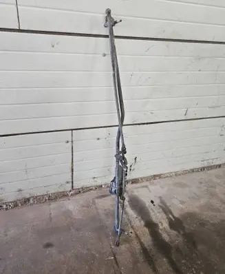 Front wiper linkage and motor