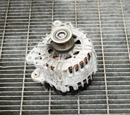 Volkswagen PASSAT B8 Generator/alternator 