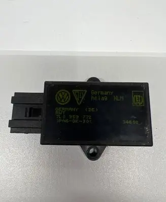 Volkswagen Touran I Seat heating relay 7L0959772