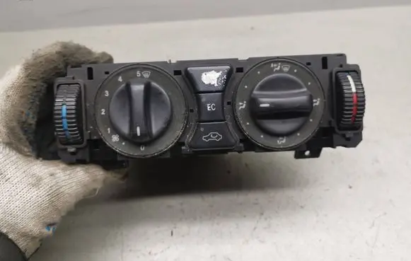 Mercedes-Benz C W202 Climate control unit 9140010258 2108302085