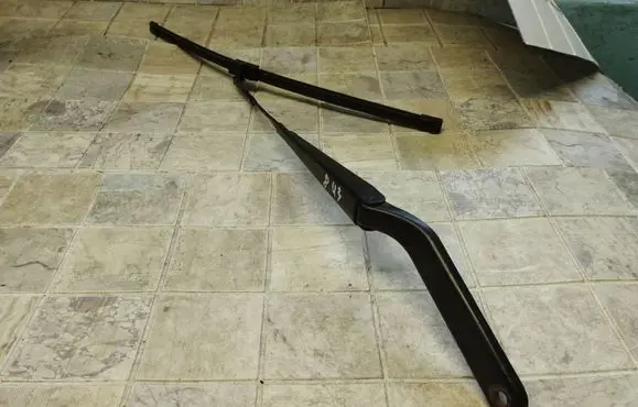 BMW X6 E71 Windshield/front glass wiper blade 61617