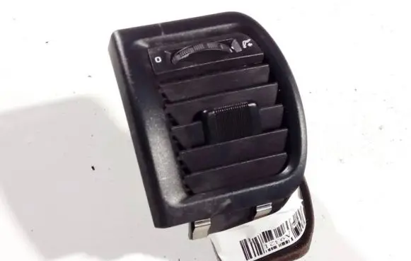 Skoda Fabia Mk2 (5J) Dash center air vent grill 5j0819702