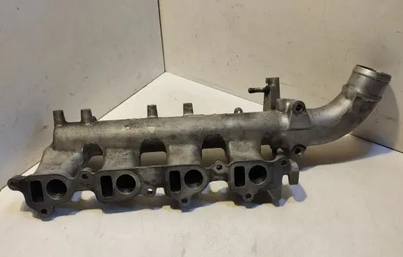 Nissan X-Trail T30 Intake manifold NL0753