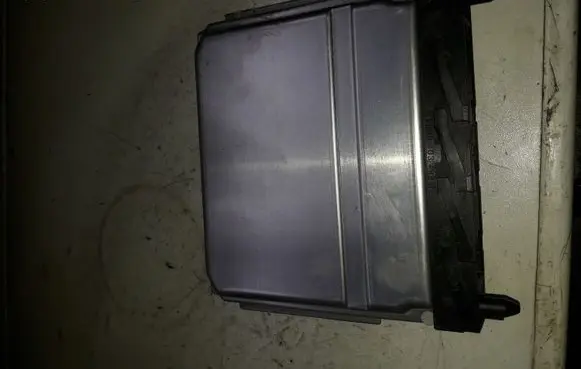 Volvo V70 Engine control unit/module 0281011441