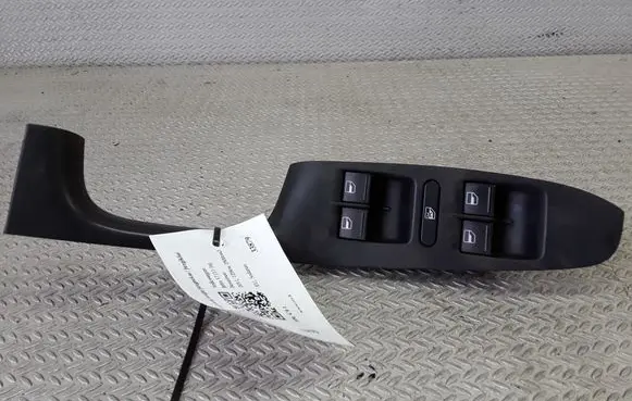 Volkswagen Jetta VI Electric window control switch 1K4959857B