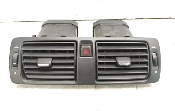 Volvo C70 Dash center air vent grill