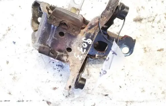 Volkswagen Polo Engine mount bracket 6q0199555