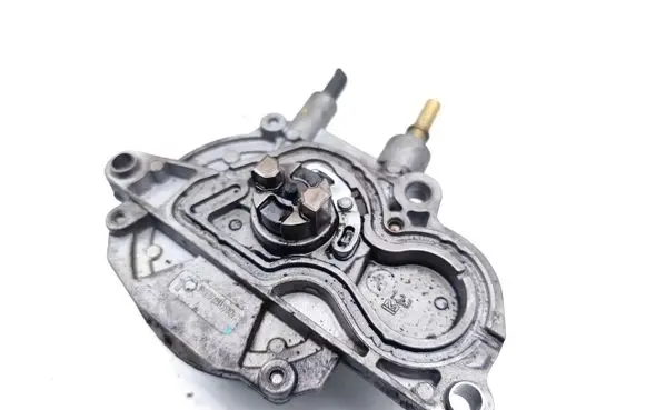 Opel Meriva B Vacuum pump 