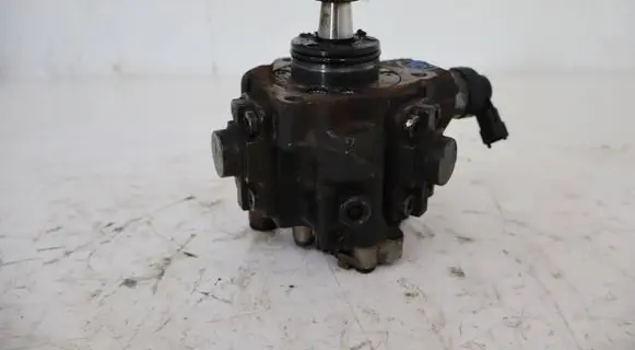 Hyundai i40 Fuel injection high pressure pump 0445010206