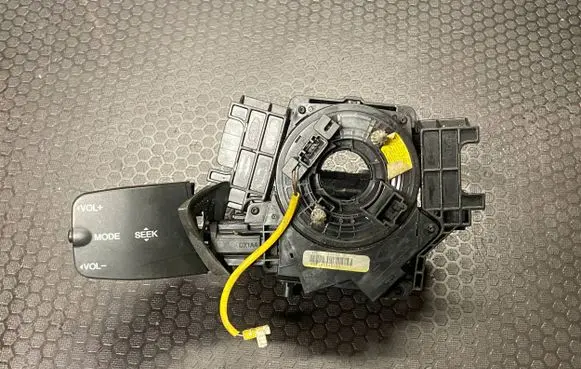 Ford Focus Multifunctional control switch/knob 17D940