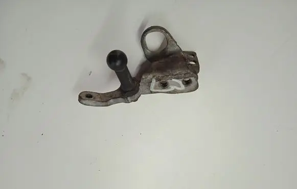Volkswagen Touran II Engine mounting bracket 03L133369