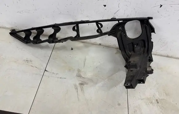 BMW X5 E70 Headlight/headlamp mounting bracket 51127157989