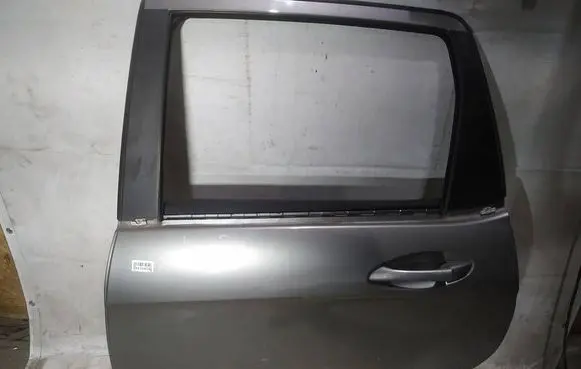 Mercedes-Benz A W169 Rear door pilkos