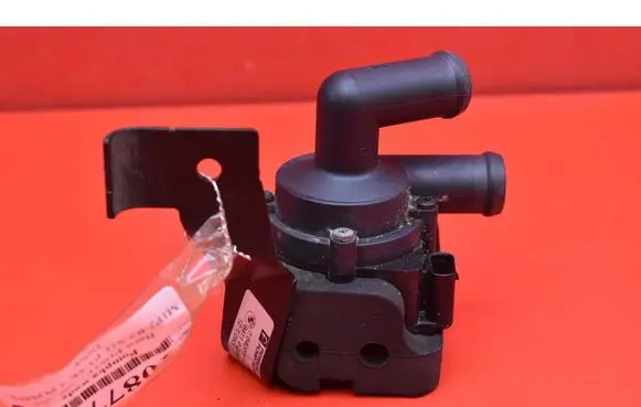 BMW 5 F10 F11 Water pump 9239313