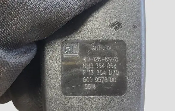 Opel Astra J Rear seatbelt buckle 13354864 13354870