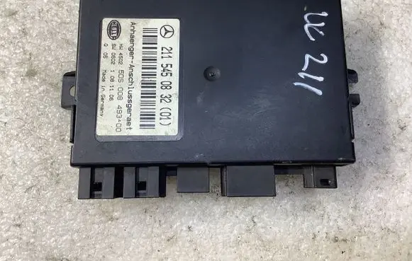 Mercedes-Benz E W211 Tow bar trailer control unit/module 2115450832 5DS00849300