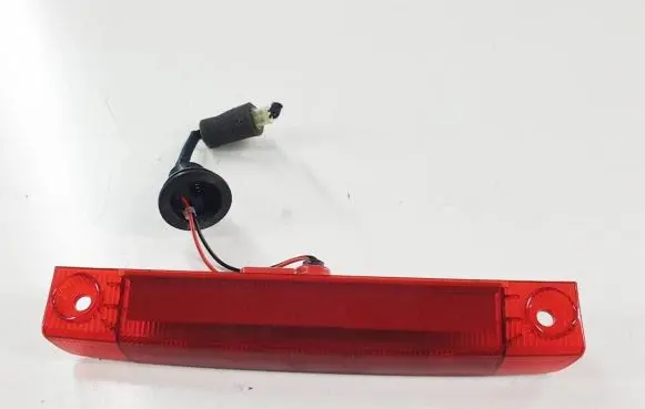 Suzuki SX4 S-Cross Third/center stoplight