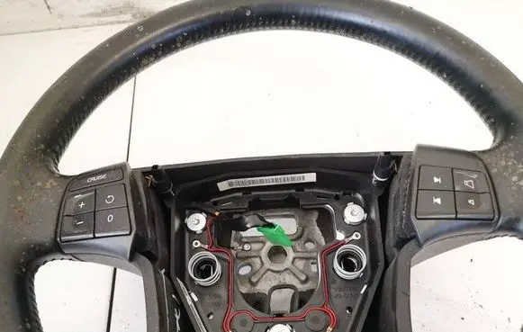 Steering wheel buttons/switches