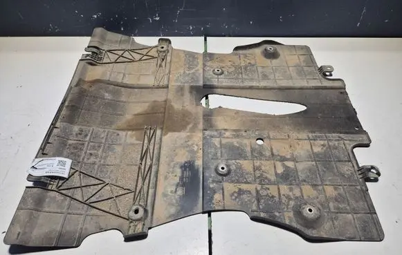 Engine splash shield/under tray