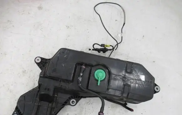 Renault Scenic IV - Grand scenic IV AdBlue liquid reservoir 208S34715R