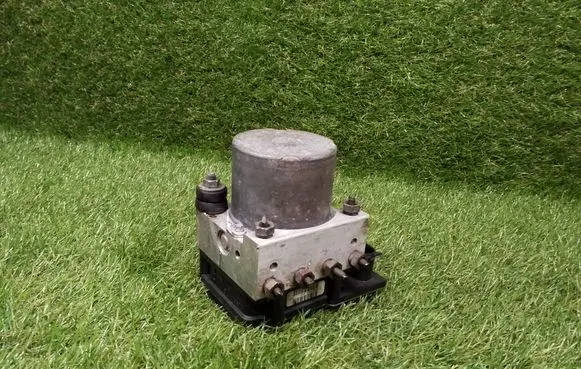 Nissan Primera ABS Pump 47660AV712 0265231317
