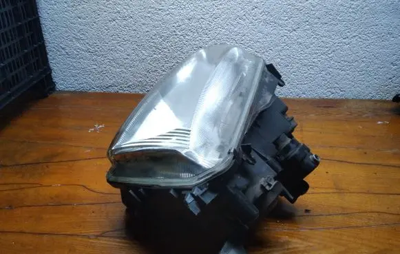 Renault Espace III Headlight/headlamp 89002588