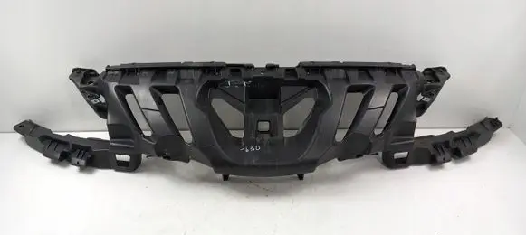 Peugeot 308 Front bumper mounting bracket 1690