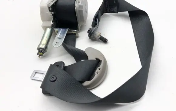 Toyota Auris E180 Front seatbelt 