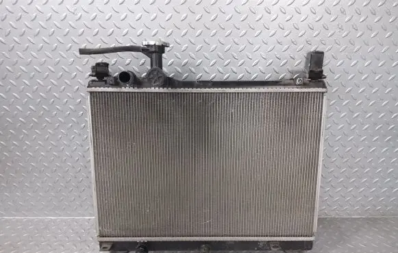 Suzuki Swift III Coolant radiator 817081 1770052R00