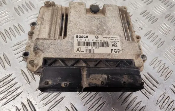 Opel Astra H Engine control unit/module 55198054