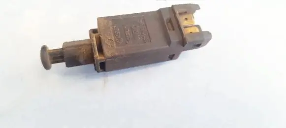 Volkswagen PASSAT B4 Brake pedal sensor switch 191945515