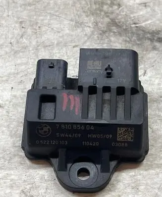BMW 3 E90 E91 Glow plug pre-heat relay 7810856 110420 0522120103
