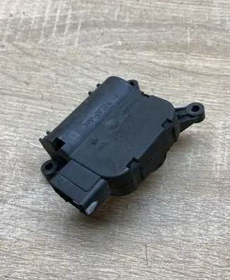 Seat Leon (1P) Air flap motor/actuator 1K0907511 0132801345