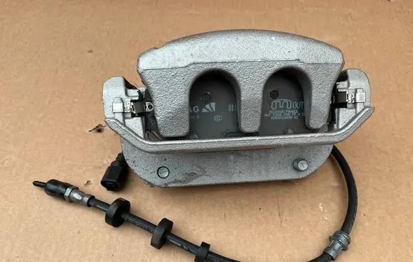 Front brake caliper