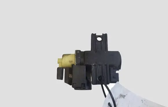 Nissan Qashqai Turbo solenoid valve 8200790180