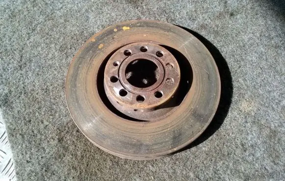 Volkswagen PASSAT B5.5 Front brake disc